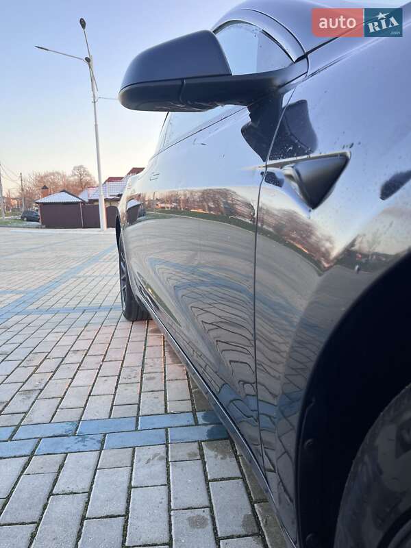 Седан Tesla Model 3 2024 в Ізмаїлі
