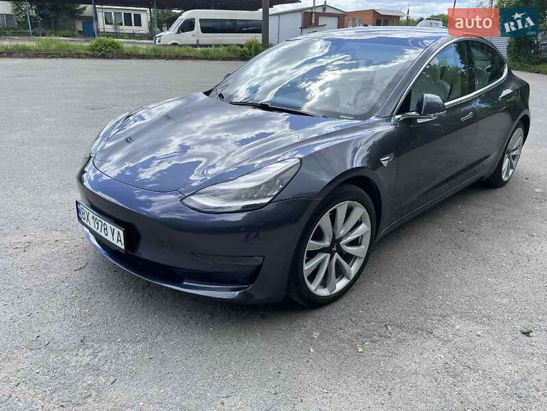 Tesla Model 3 2020