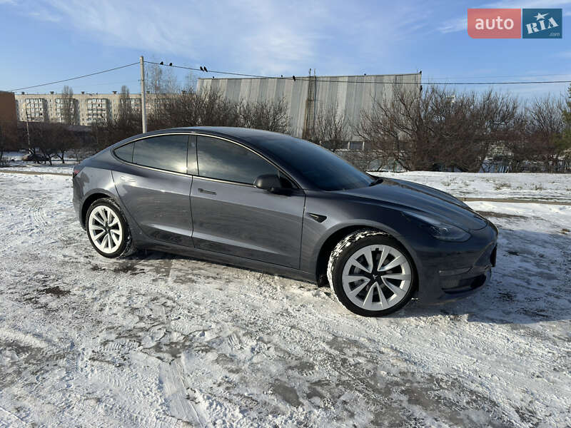 Седан Tesla Model 3 2023 в Черкассах