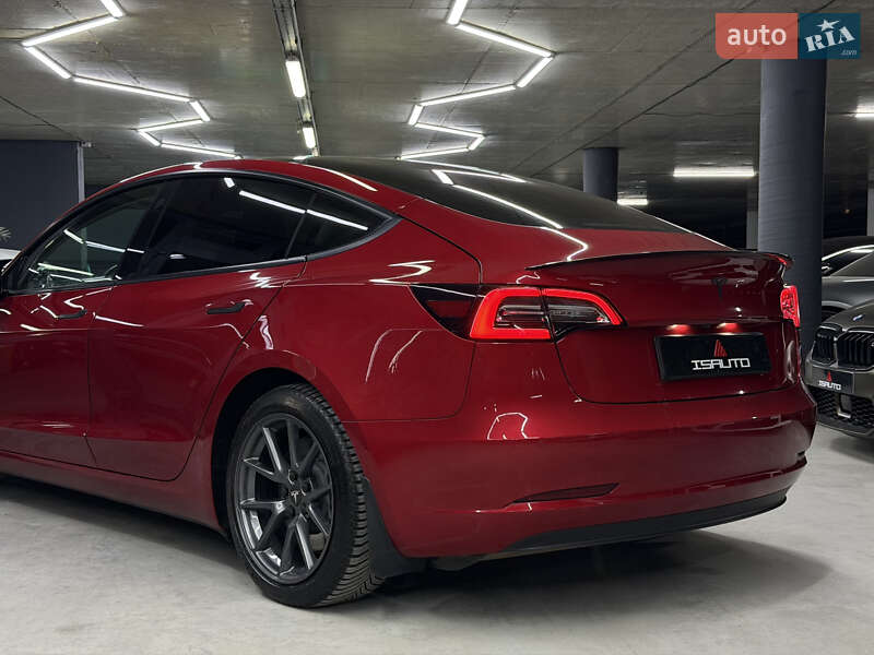 Седан Tesla Model 3 2021 в Одессе