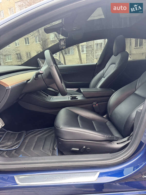 Седан Tesla Model 3 2020 в Днепре