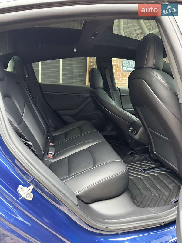 Седан Tesla Model 3 2020 в Днепре