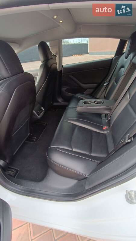 Седан Tesla Model 3 2019 в Одессе