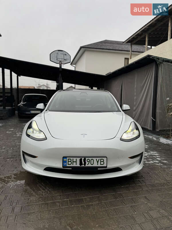 Седан Tesla Model 3 2022 в Одессе