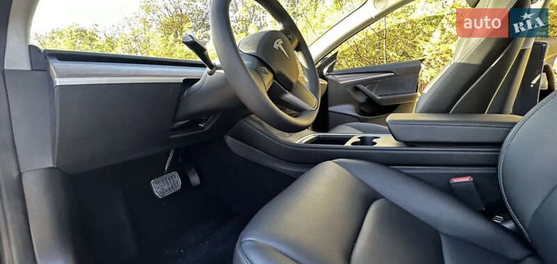 Седан Tesla Model 3 2022 в Тернополе