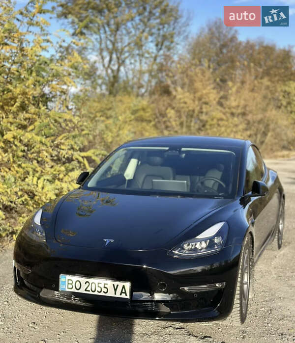 Седан Tesla Model 3 2022 в Тернополе