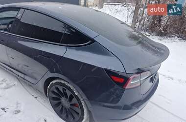 Седан Tesla Model 3 2022 в Черкассах