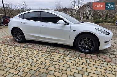 Седан Tesla Model 3 2019 в Снятині