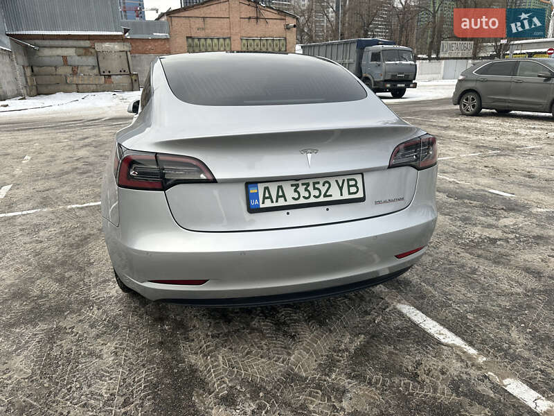 Седан Tesla Model 3 2018 в Киеве