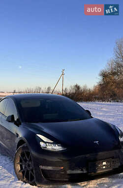 Седан Tesla Model 3 2021 в Киеве
