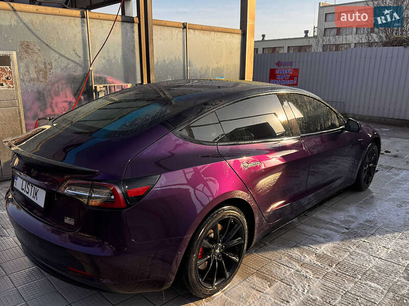 Седан Tesla Model 3 2018 в Черноморске