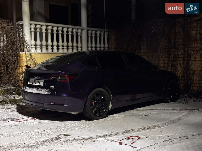 Седан Tesla Model 3 2018 в Черноморске