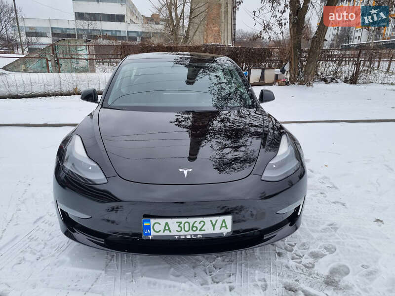 Седан Tesla Model 3 2021 в Черкасах