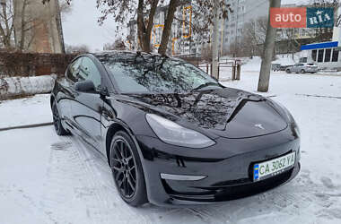 Седан Tesla Model 3 2021 в Черкасах