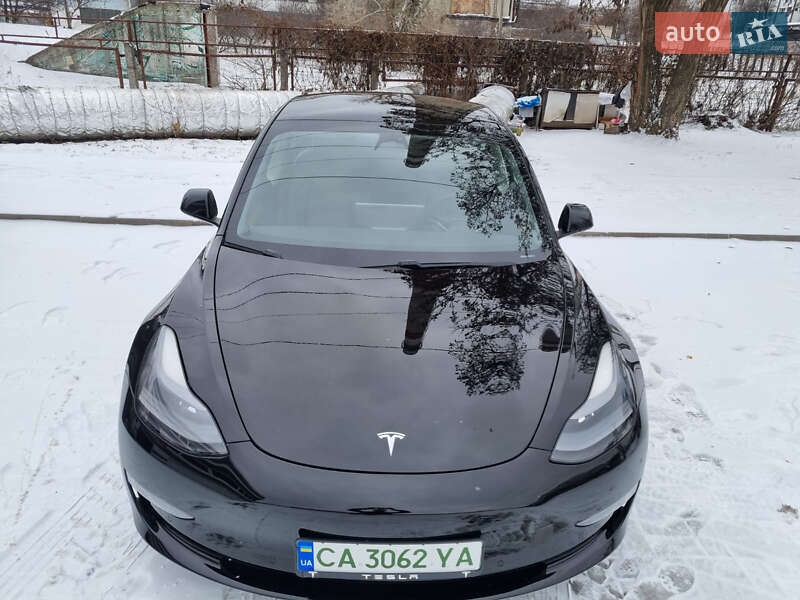 Седан Tesla Model 3 2021 в Черкасах