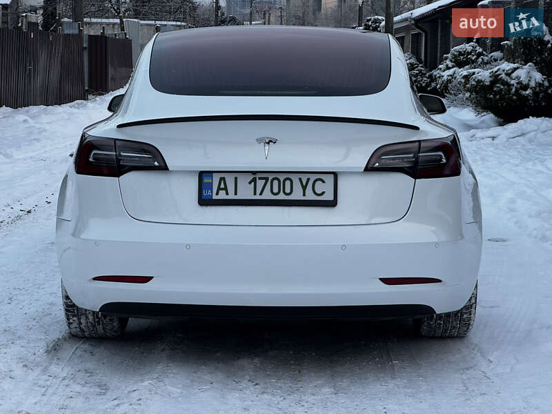 Седан Tesla Model 3 2019 в Киеве