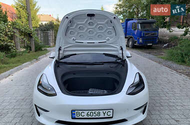 Седан Tesla Model 3 2021 в Львові