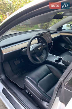 Седан Tesla Model 3 2021 в Львові