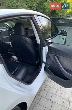 Седан Tesla Model 3 2021 в Львові