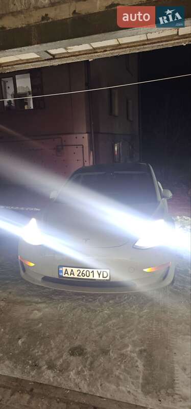 Седан Tesla Model 3 2019 в Киеве