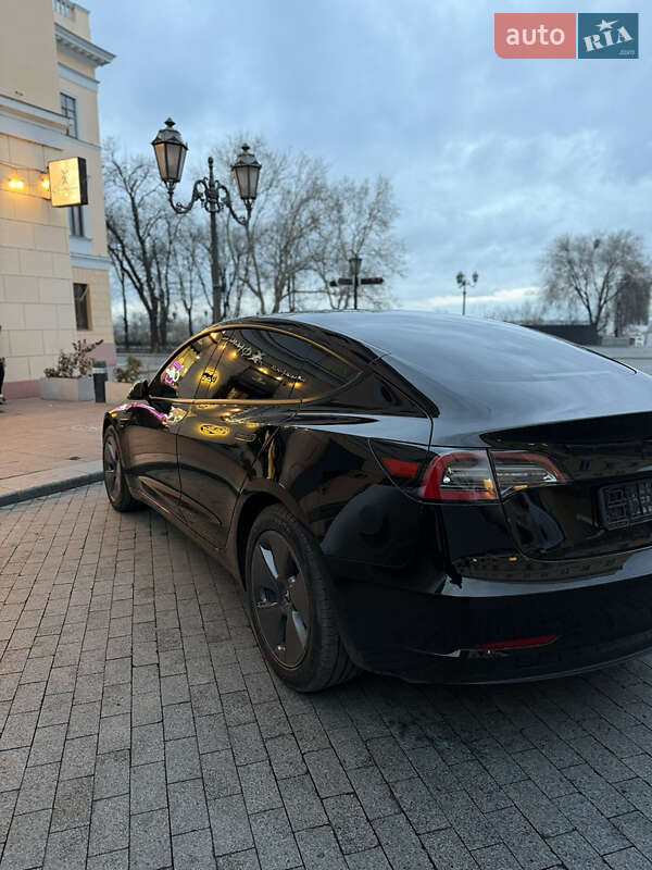 Седан Tesla Model 3 2023 в Одессе