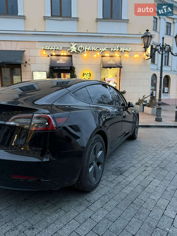 Седан Tesla Model 3 2023 в Одессе