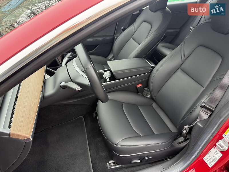 Седан Tesla Model 3 2018 в Киеве