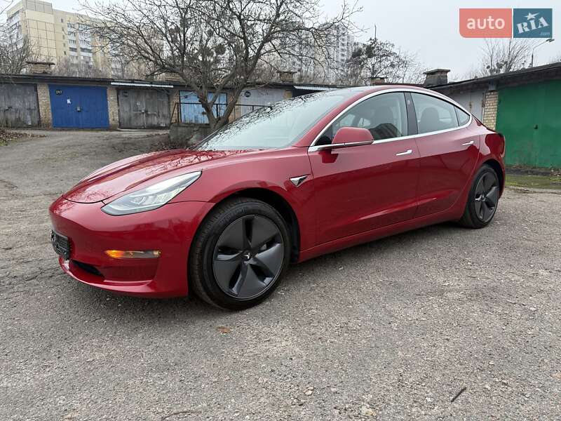 Седан Tesla Model 3 2018 в Киеве