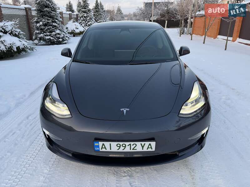 Седан Tesla Model 3 2022 в Киеве