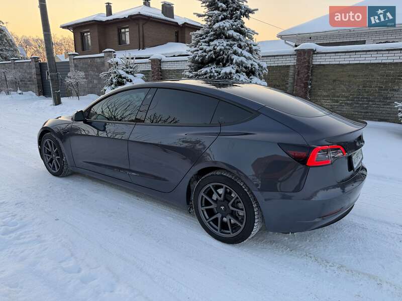 Седан Tesla Model 3 2022 в Киеве