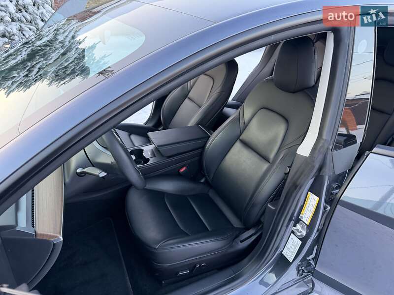 Седан Tesla Model 3 2022 в Киеве