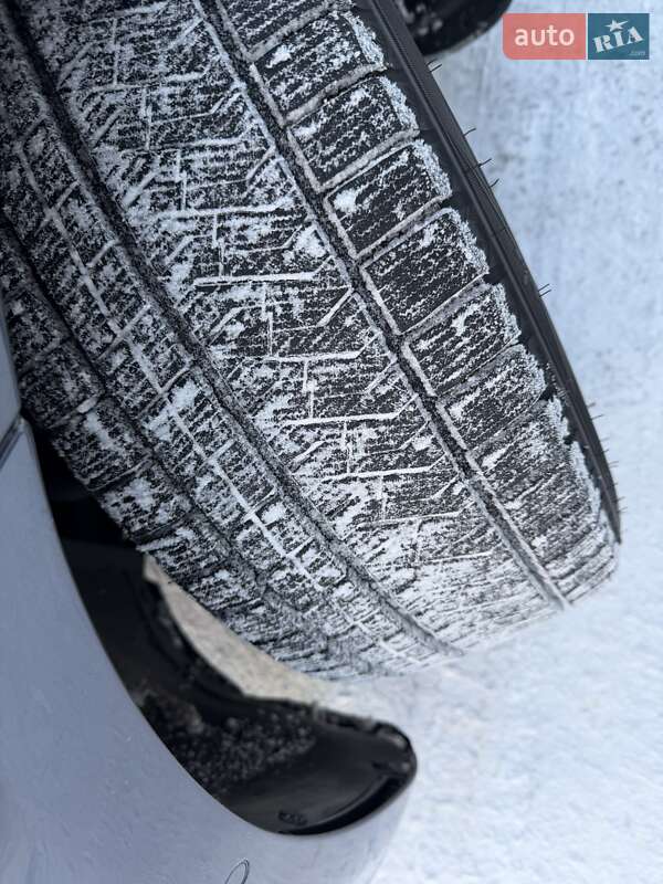 Седан Tesla Model 3 2022 в Киеве