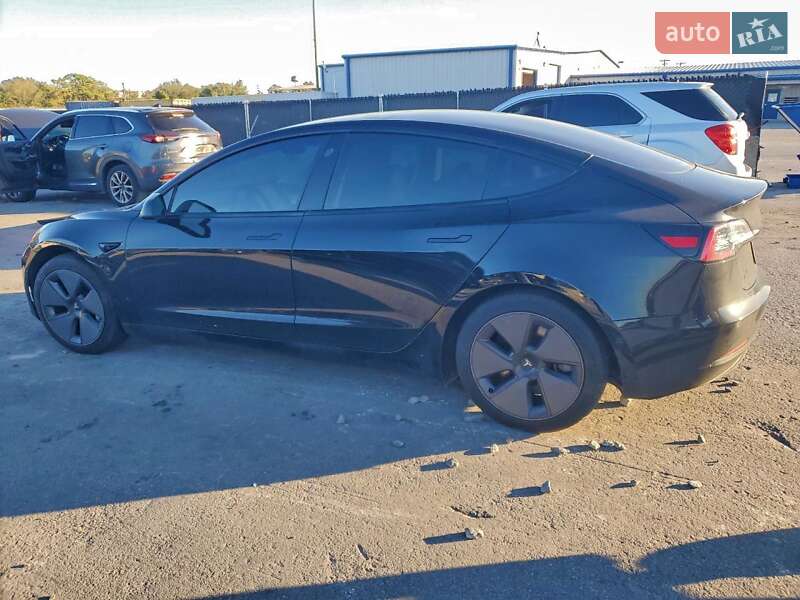 Седан Tesla Model 3 2021 в Киеве