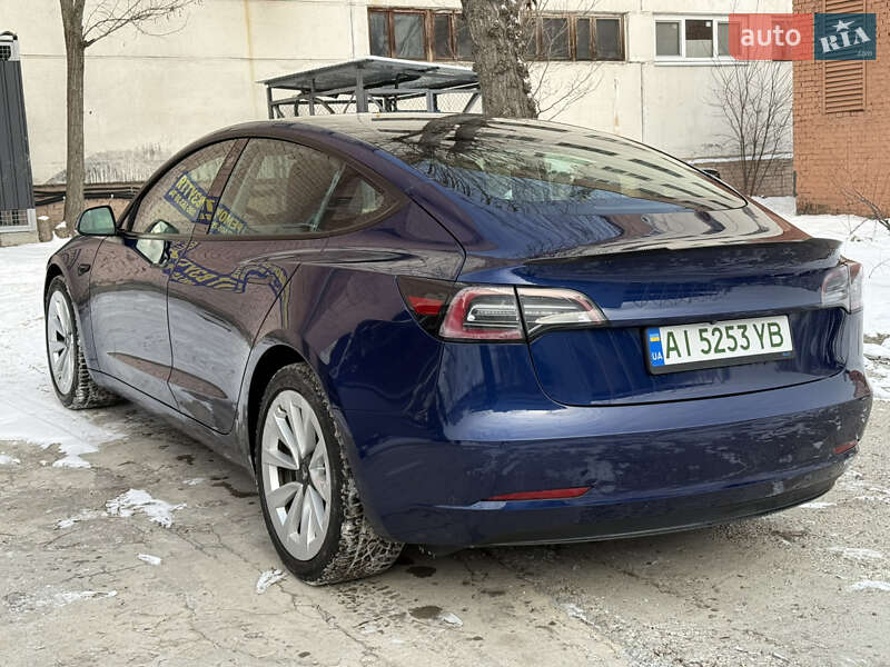 Седан Tesla Model 3 2021 в Киеве