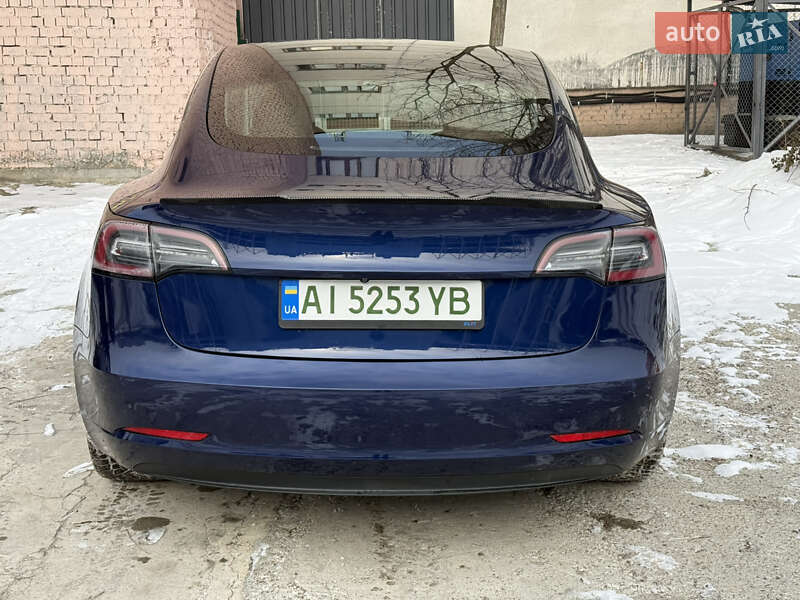 Седан Tesla Model 3 2021 в Киеве