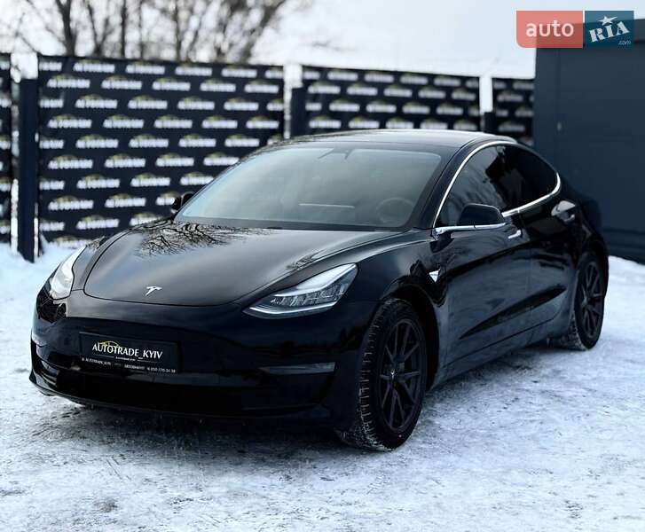 Tesla Model 3 2020