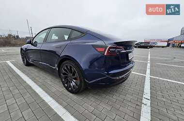 Седан Tesla Model 3 2023 в Виннице