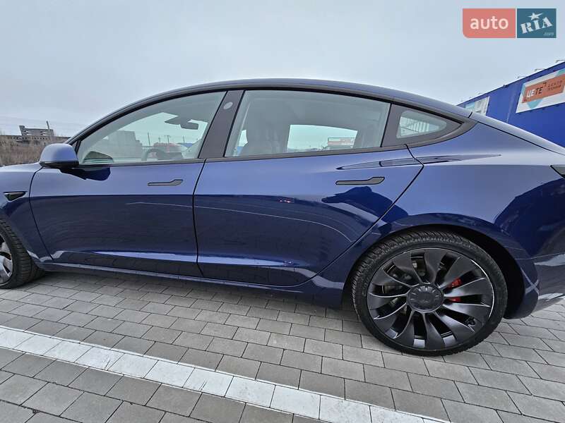Седан Tesla Model 3 2023 в Виннице