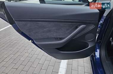 Седан Tesla Model 3 2023 в Виннице