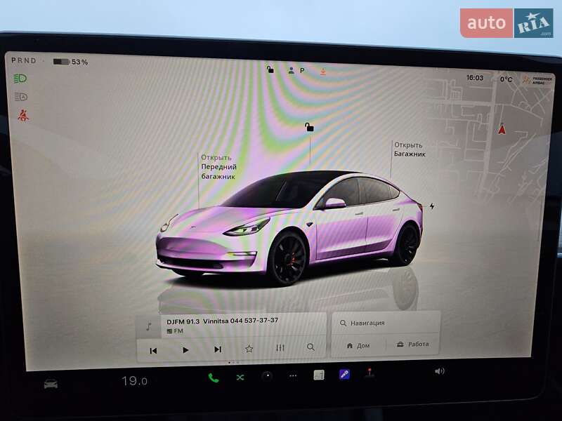 Седан Tesla Model 3 2023 в Виннице