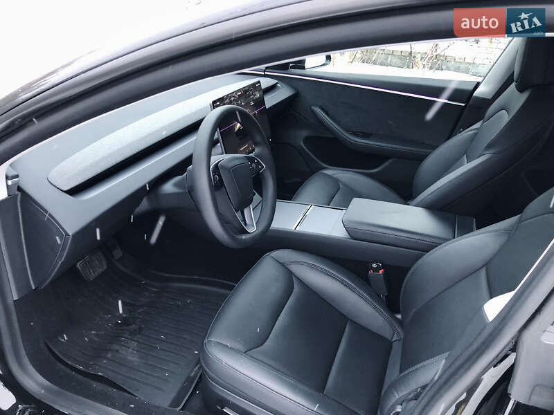 Седан Tesla Model 3 2024 в Ирпене