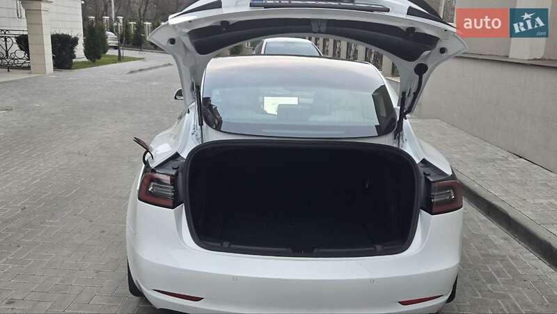 Седан Tesla Model 3 2019 в Одессе