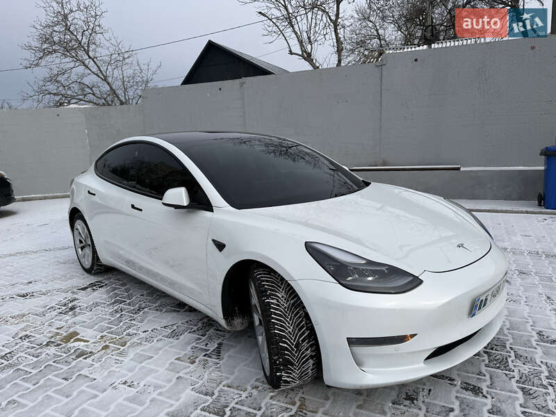 Седан Tesla Model 3 2021 в Николаеве