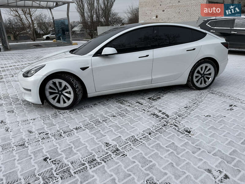 Седан Tesla Model 3 2021 в Николаеве