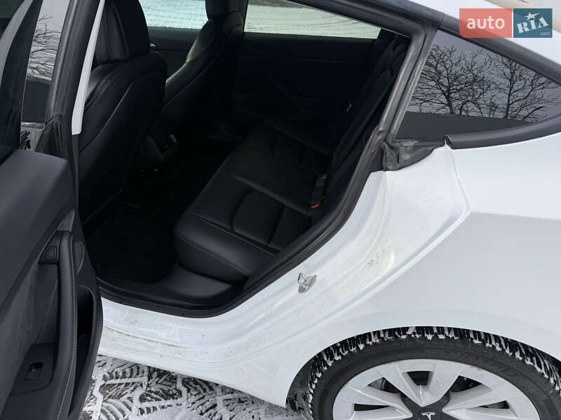 Седан Tesla Model 3 2021 в Николаеве