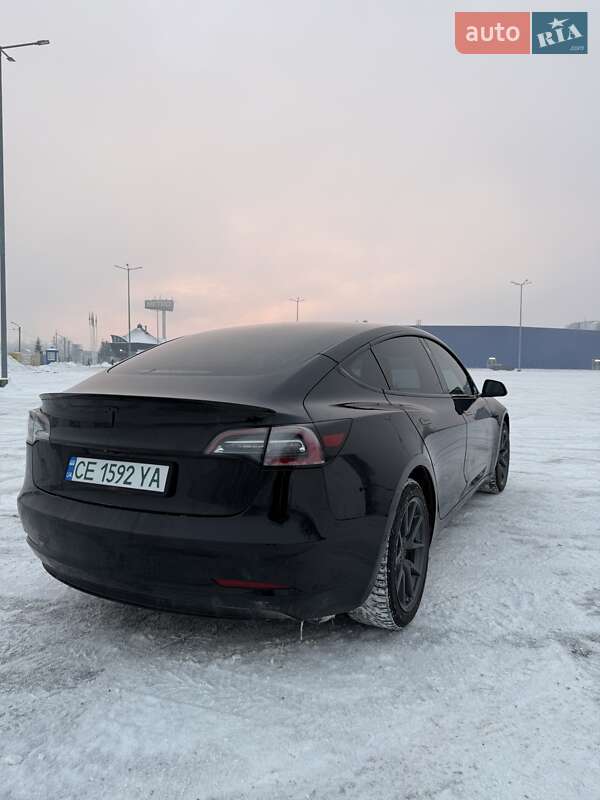 Седан Tesla Model 3 2019 в Черновцах