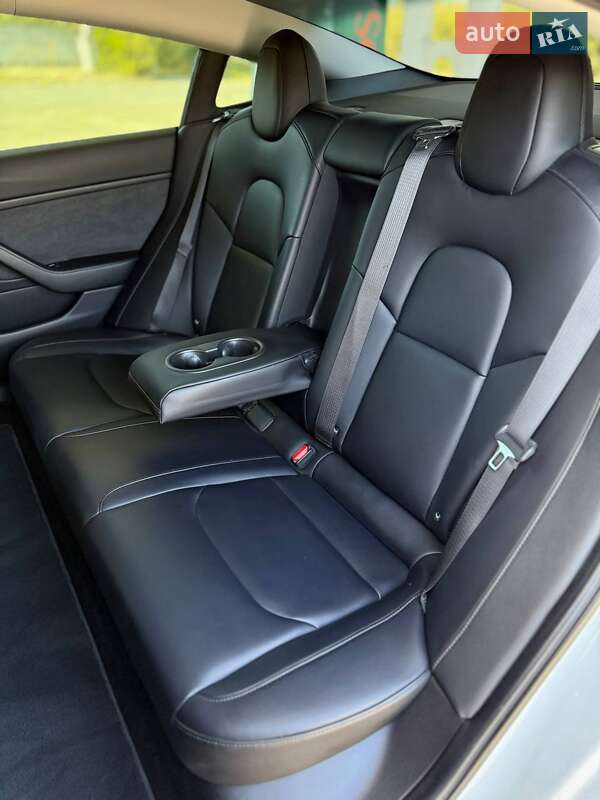 Седан Tesla Model 3 2019 в Днепре