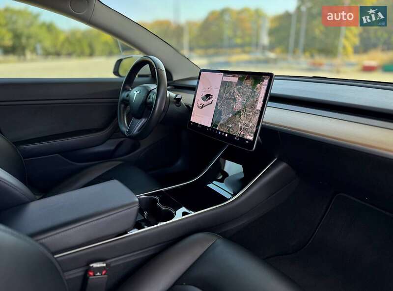Седан Tesla Model 3 2019 в Днепре