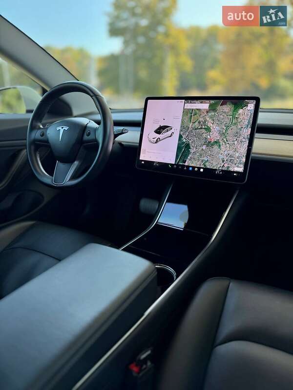 Седан Tesla Model 3 2019 в Днепре