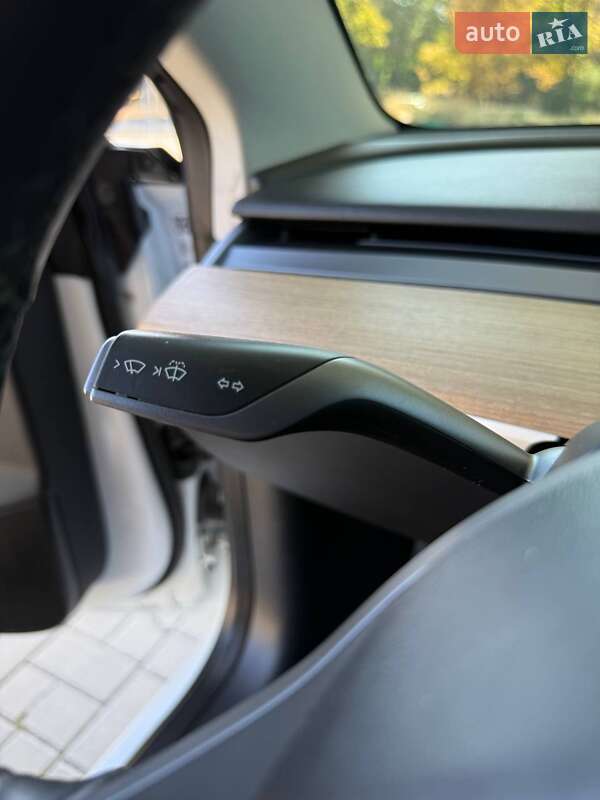 Седан Tesla Model 3 2019 в Днепре